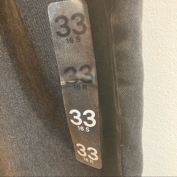 GAP Sz 16S or 33 Girlfriend High Rise Hem Jeans NWT - Picture 2 of 10